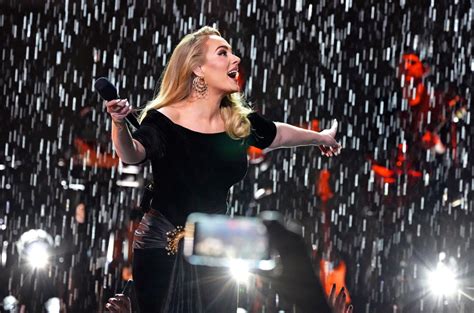 t svj sen adele|So Long, Vegas: Adele Gives a Tearful Goodbye at Final ...